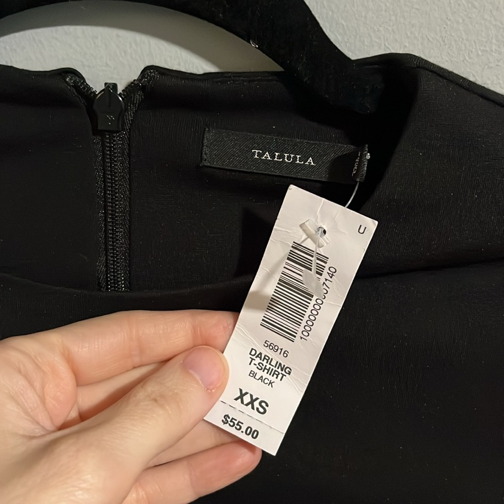 Aritzia Talula Darling Long Sleeve Crop Top NWT - Picture 3 of 4